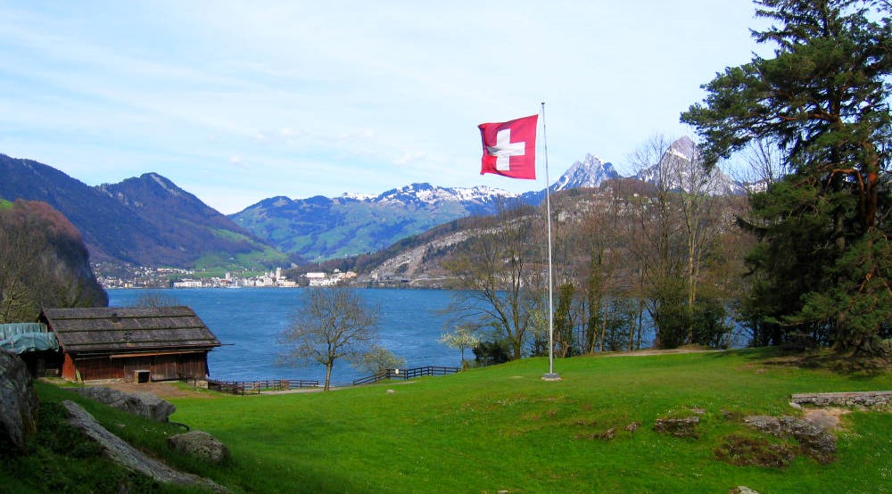 R%C3%BCtliwiese%20mit%20Flagge